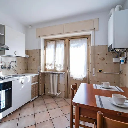 With Terrace - & Bellagio Nearby Appartement Valbrona