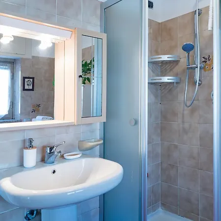 Mountain&lake Terrace Retreat شقة