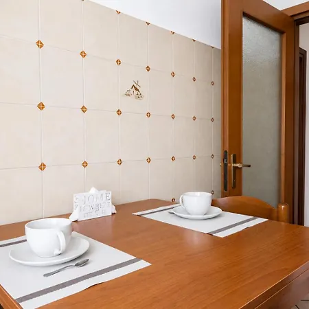 With Terrace - & Bellagio Nearby *